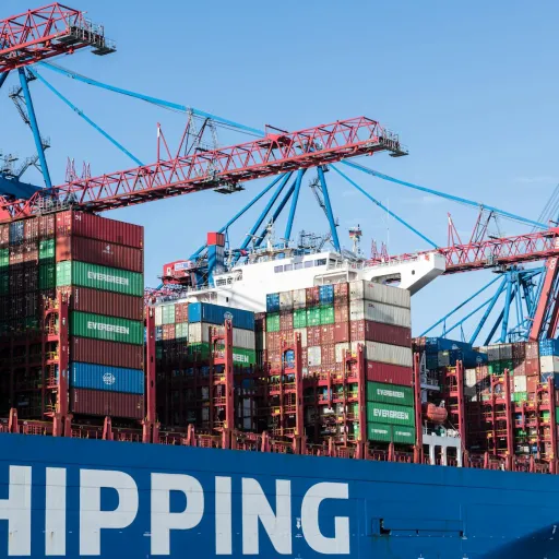 Créer une société d'import export en Grèce : avantages fiscaux et obligations déclaratives